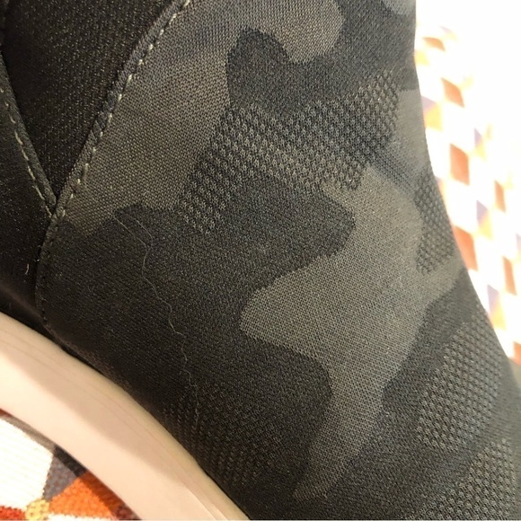 Steve Madden Winnie sneaker bootie in green camouflage. Size 8.5, runs large. - Picture 5 of 11